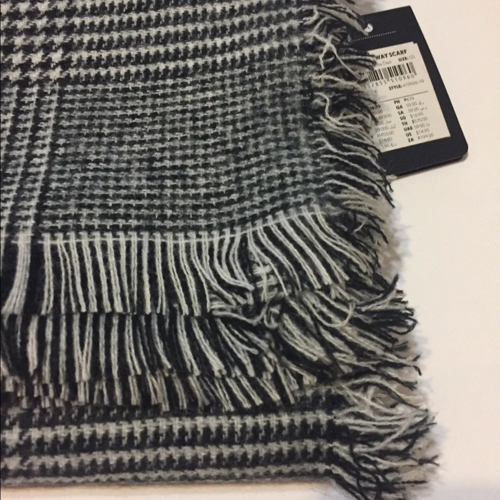 COTTON ON Black & White Large 58x58 Soft Scarf BNWT 💥1 Left💥